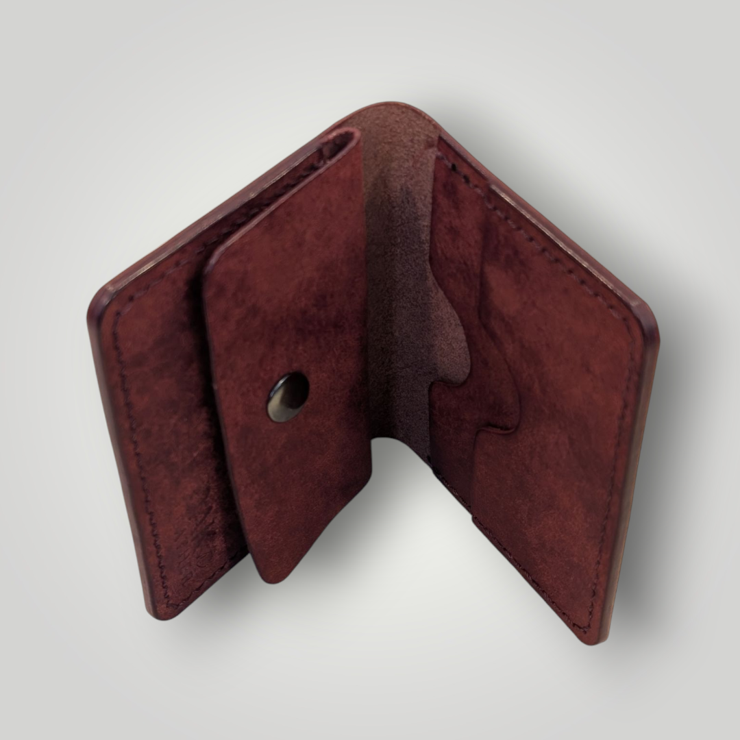 Bifold with snap enclosure and two pockets